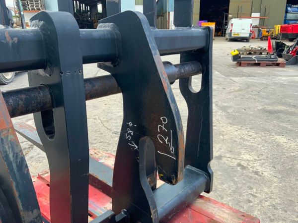 UNUSED COMPACT LOADER FORK CARRIAGE...4022. 377225413