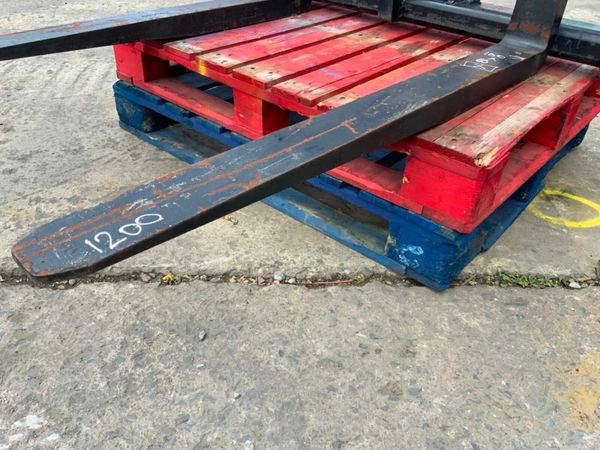 UNUSED COMPACT LOADER FORK CARRIAGE...4022. 377225416