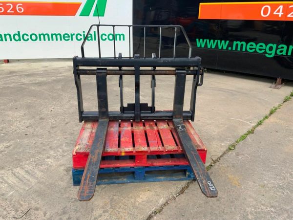 UNUSED COMPACT LOADER FORK CARRIAGE...4022. 377225418