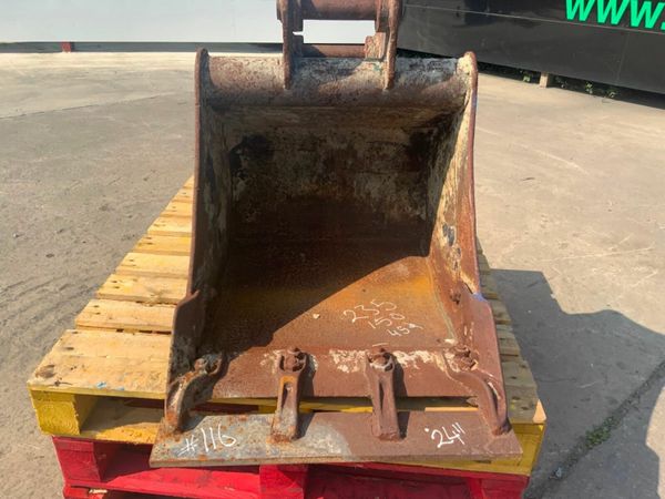 24" DIGGING BUCKET.....45mm PINS.......116. 377225432