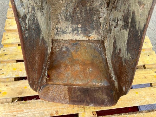 17 inch GUMMY DIGGING BUCKET ..45MM ...# 220-17 377225540