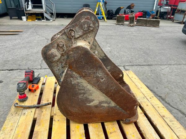 17 inch GUMMY DIGGING BUCKET ..45MM ...# 220-17 377225543