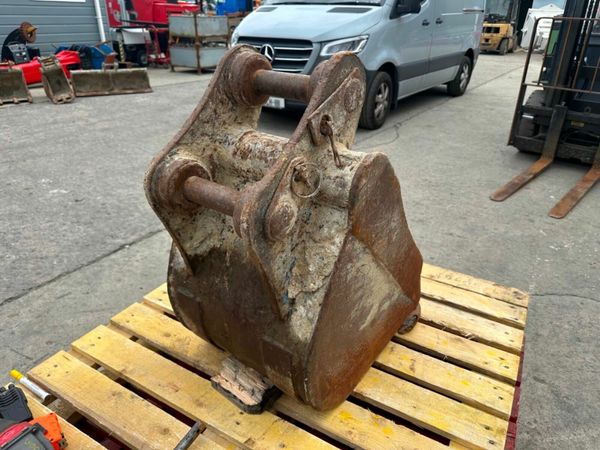 17 inch GUMMY DIGGING BUCKET ..45MM ...# 220-17 377225544