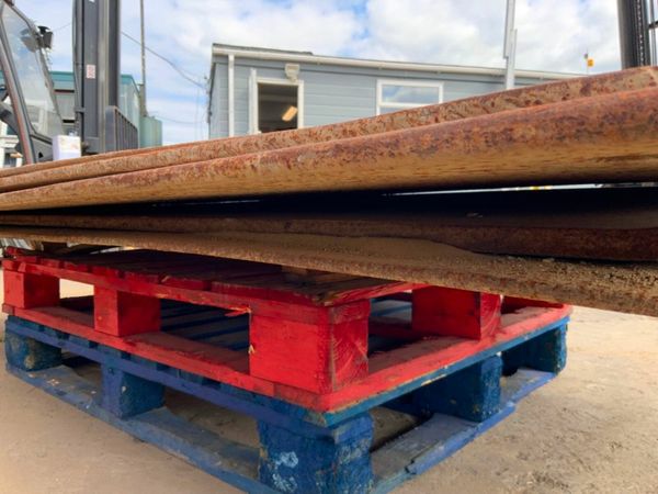 STEEL ROAD CROSSING PLATES / TRENCH COVERS. 377225506