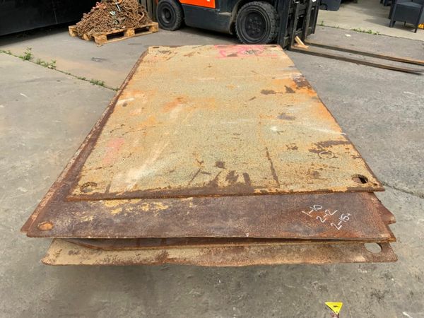 STEEL ROAD CROSSING PLATES / TRENCH COVERS. 377225508