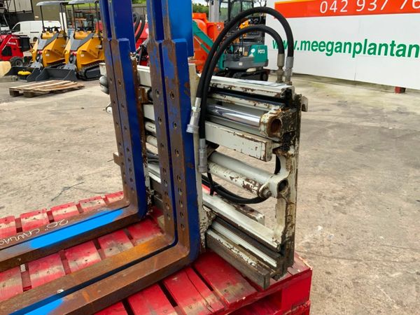 CASCADE DOUBLE PALLET FORK CARRIAGE...3462. 377225522