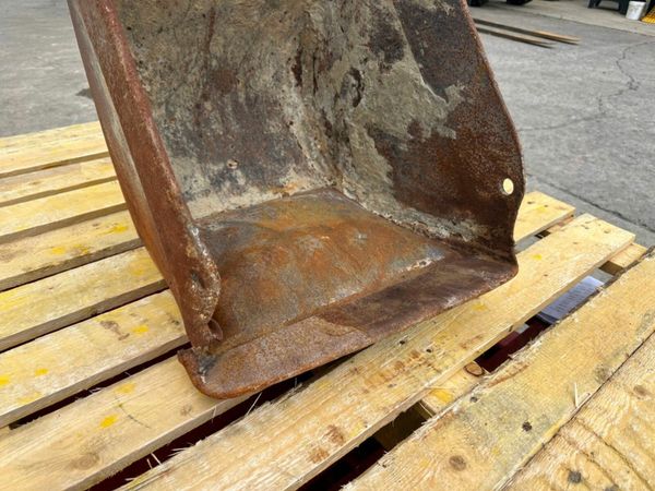 17 inch GUMMY DIGGING BUCKET ..45MM ...# 220-17 377225539