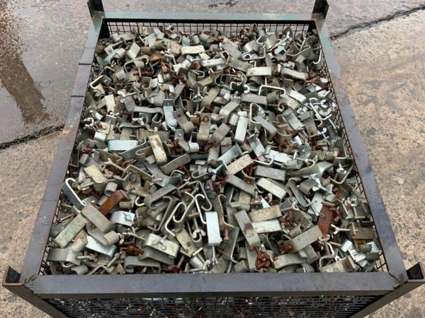 GALVANISED THUMB SCREW DECK CLAMPS..... 377225733