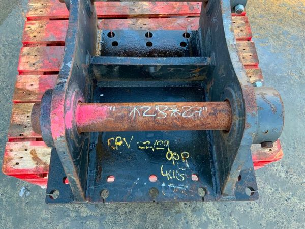 HAMMER / BREAKER CRADLE........80mm PINS......391. 377225818