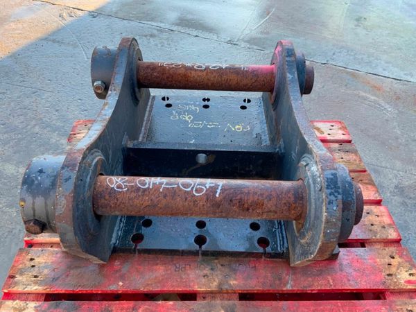 HAMMER / BREAKER CRADLE........80mm PINS......391. 377225824