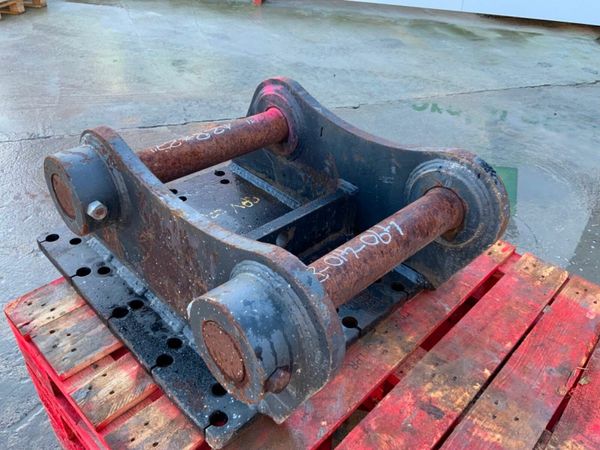 HAMMER / BREAKER CRADLE........80mm PINS......391. 377225826