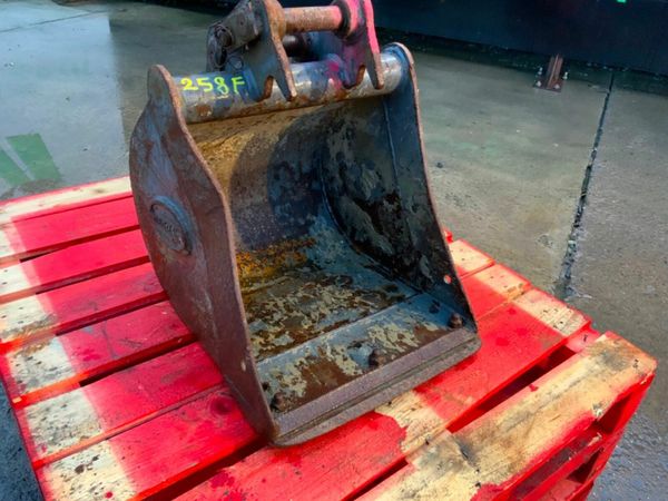 18" STRICKLAND BUCKET......35mm PINS........258f. 377226083