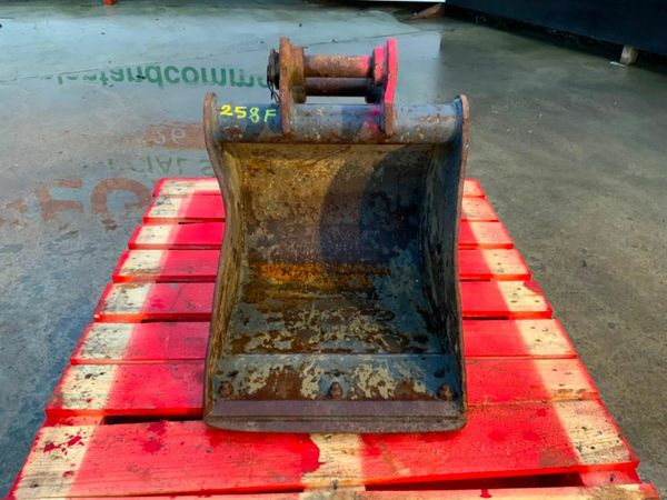 18" STRICKLAND BUCKET......35mm PINS........258f. 377226084