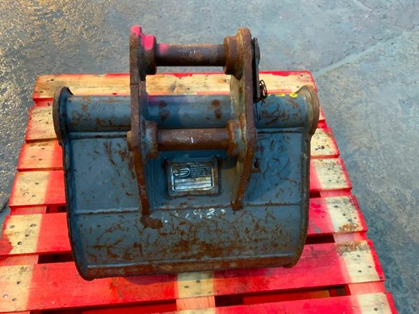 18" STRICKLAND BUCKET......35mm PINS........258f. 377226088