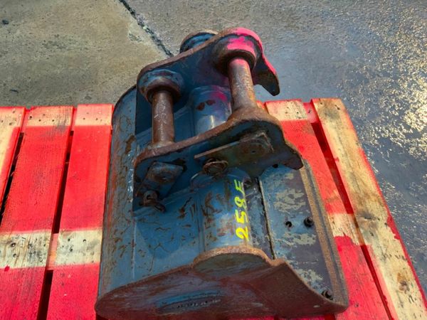 18" STRICKLAND BUCKET......35mm PINS........258f. 377226092