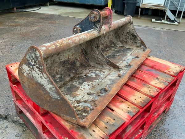 48" STRICKLAND GRADING BUCKET...40mm.....327v. 377226346