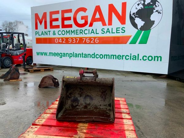 24" MINI DIGGER BUCKET.........30mm PINS......242f 377226357