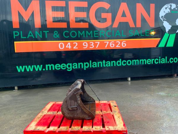 24" MINI DIGGER BUCKET......30mm PINS.......C04. 377226311