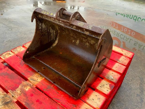 24" MINI DIGGER BUCKET......30mm PINS.......C04. 377226319
