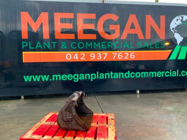 24" MINI DIGGER BUCKET......30mm PINS.......C04. 377226323