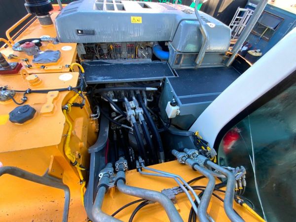 2017 LIEBHERR R939LC TRACK MACHINE...11433hrs. 377226454