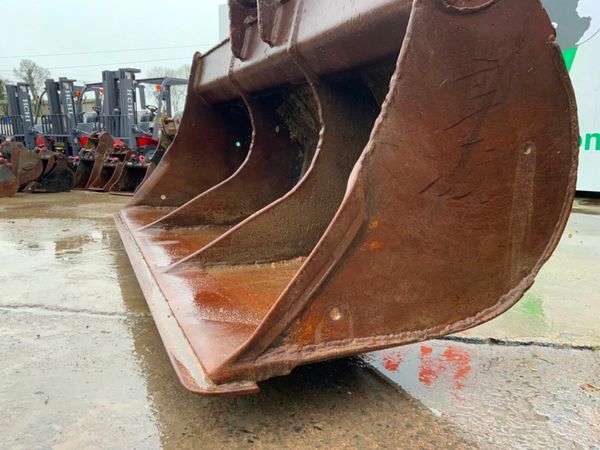 108" GEITH GRADING BUCKET....90mm PINS.......366f. 377226426