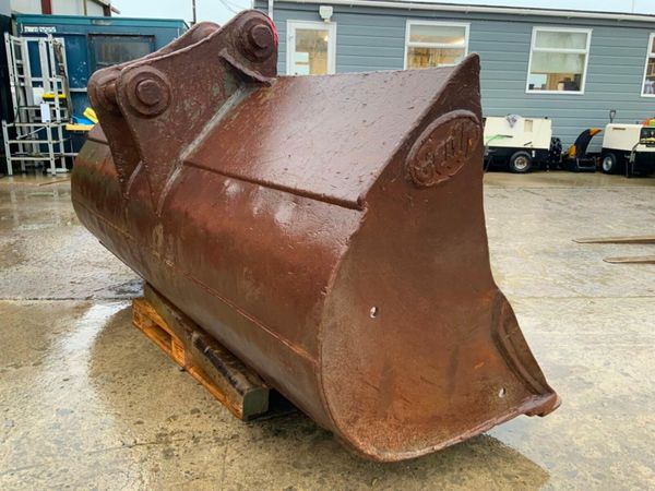 108" GEITH GRADING BUCKET....90mm PINS.......366f. 377226428