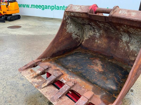 60" DIGGING BUCKET....80mm PINS.....358F 377226522