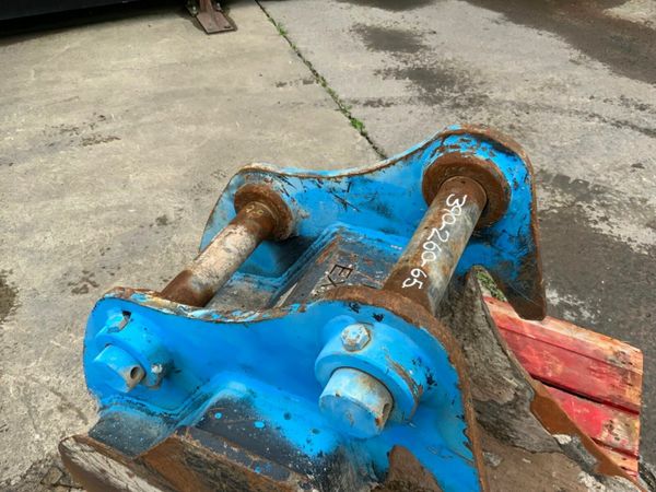 24" RHINOX DIGGING BUCKET....65mm PINS....1424t. 377226777