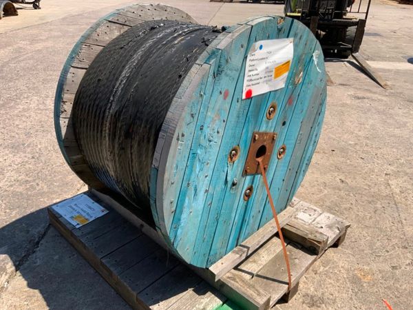 581mts x 28mm WOVEN WIRE ROPE........3960. 377227040