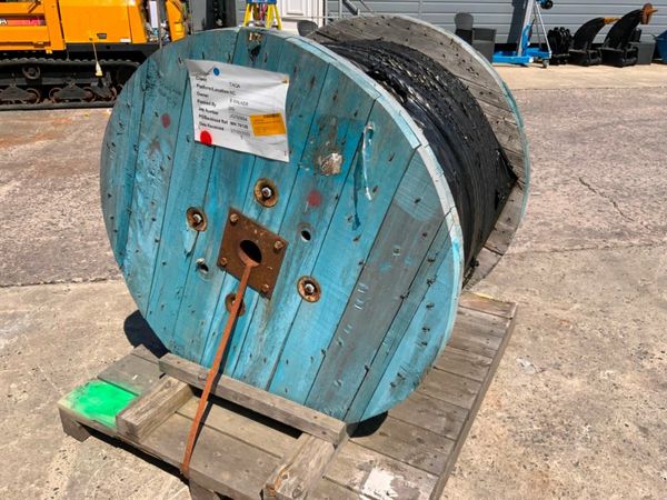 581mts x 28mm WOVEN WIRE ROPE........3960. 377227043