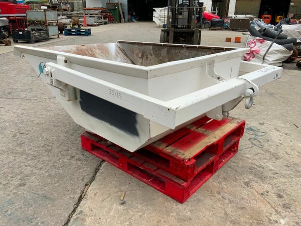 CONQUIP 1000lts SELF TIPPING BOAT SKIP.........003 377227133