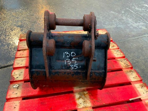 18" DIGGING BUCKET.......35mm PINS......112. 377227454