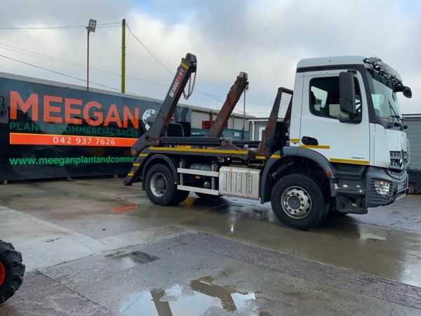 Mercedes-Benz Arocs 1824 CHAIN LIFT SKIP LOADER... 377227471