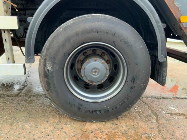 Mercedes-Benz Arocs 1824 CHAIN LIFT SKIP LOADER... 377227486