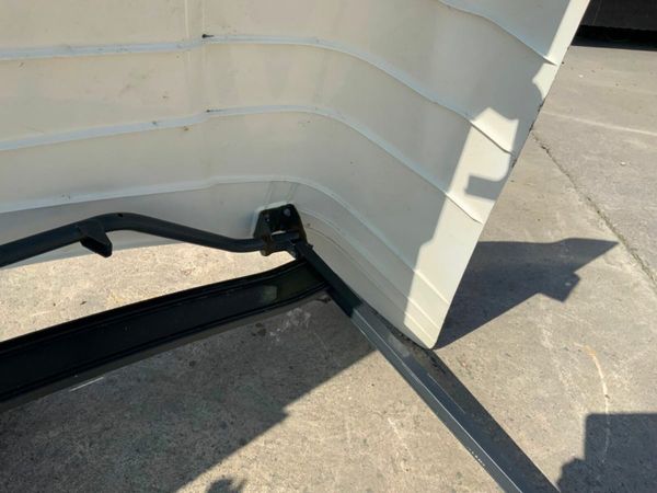 Scania G-Series HIGHLINE ROOF SPOILER & BRACKET... 377227711