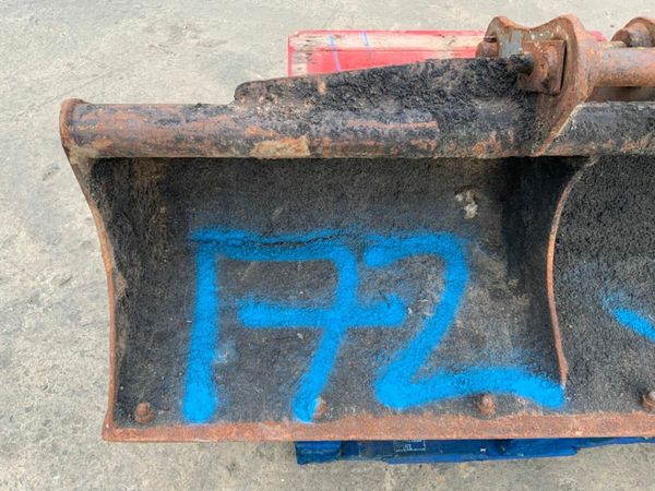 60" GRADING BUCKET......45mm PINS.....172wa. 377228023