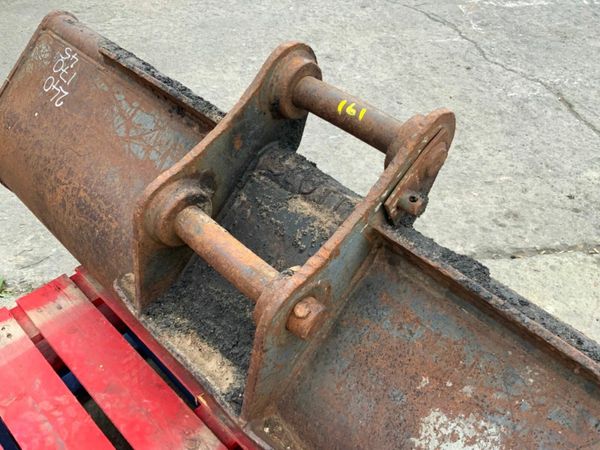 60" GRADING BUCKET......45mm PINS.....172wa. 377228028