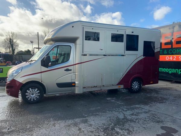 2011 RENAULT MASTER  HORSE VAN BOX 377228160