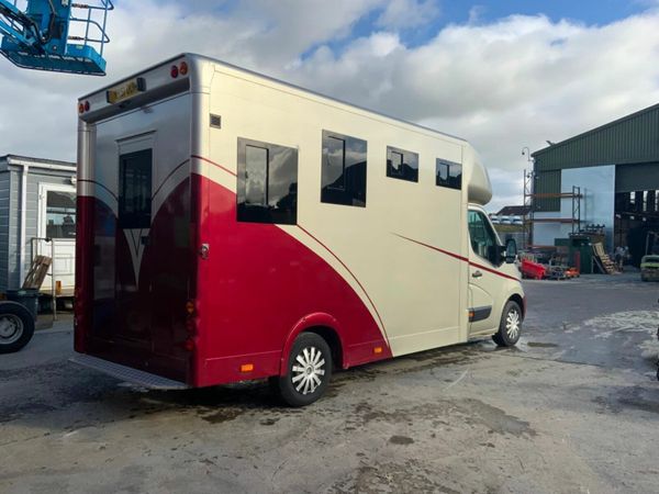 2011 RENAULT MASTER  HORSE VAN BOX 377228166