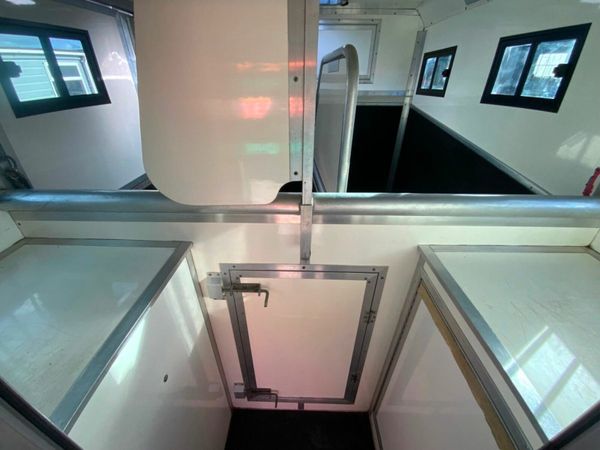 2011 RENAULT MASTER  HORSE VAN BOX 377228174