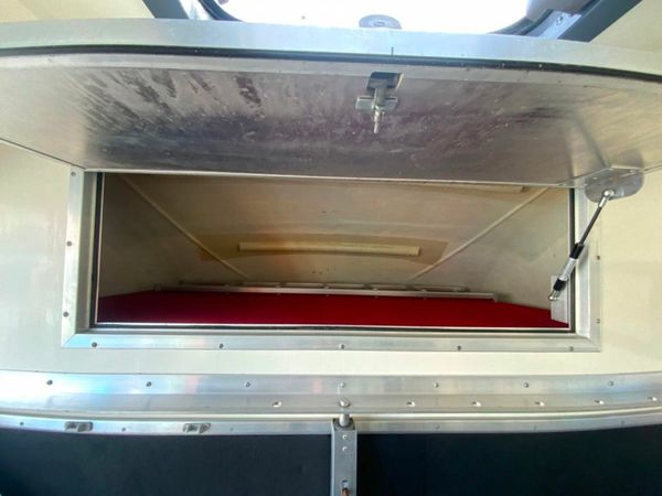 2011 RENAULT MASTER  HORSE VAN BOX 377228180