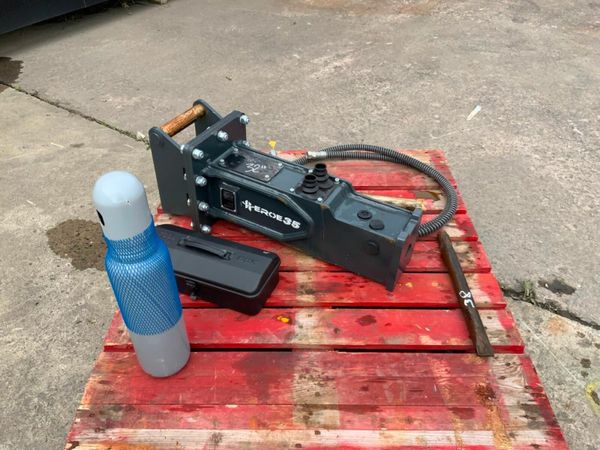 30mm HEROE 35 BREAKER...MINI DIGGER....1793. 377228199