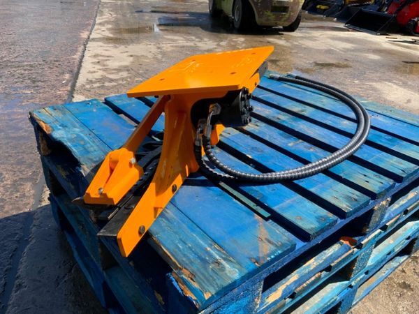 UNUSED 60" MINI DIGGER HEDGE CUTTER.......2070. 377228340