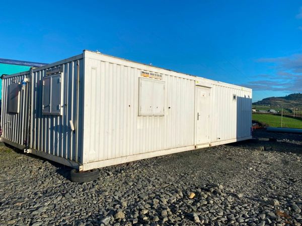 40ft x 32ft MODULAR CONTAINER /  SITE OFFICE. 377228345
