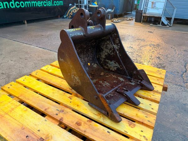 18" DIGGING BUCKET mini digger ....30mm pins ...60 377228392