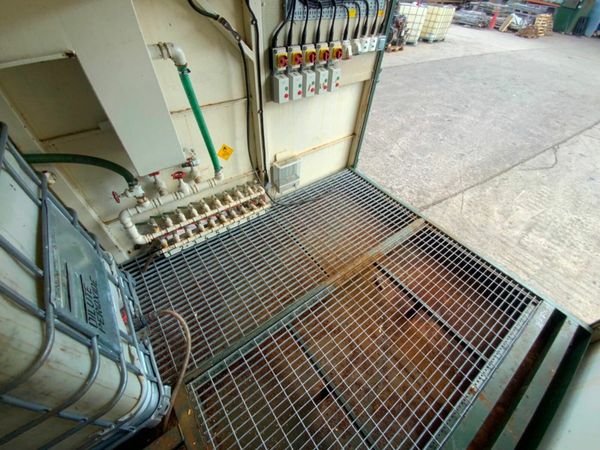 12 x 8  CHEMICAL STORAGE CONTAINER.......3675 377228300