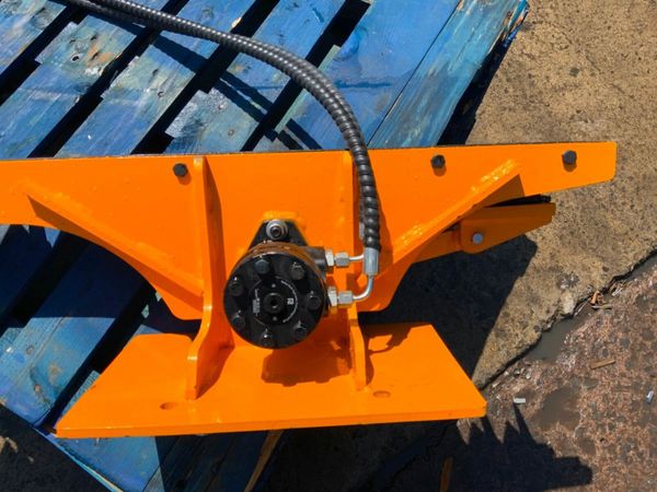 UNUSED 60" MINI DIGGER HEDGE CUTTER.......2070. 377228320