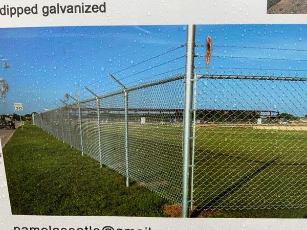 500ft GALVANISED CHAINLINK FENCING & POSTS. 377228528