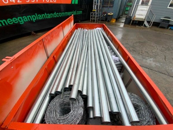 500ft GALVANISED CHAINLINK FENCING & POSTS. 377228534